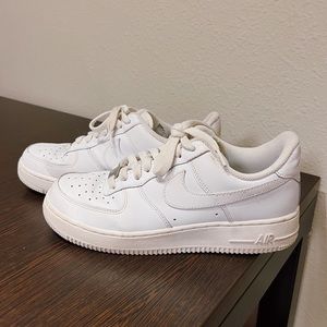 NIKE AIR FORCE ONES Great condition size 9